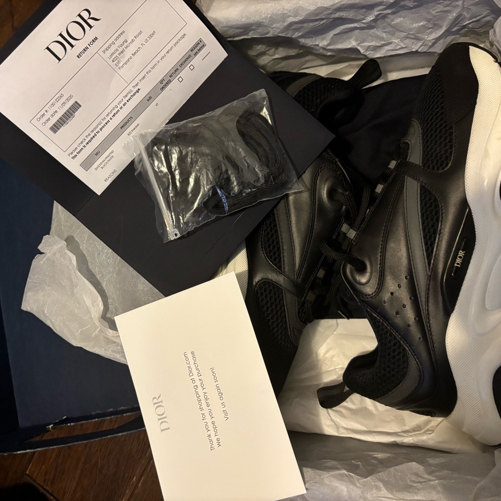 Dior Like NEW !! Dior Dior !! Worn twice !! Authentic